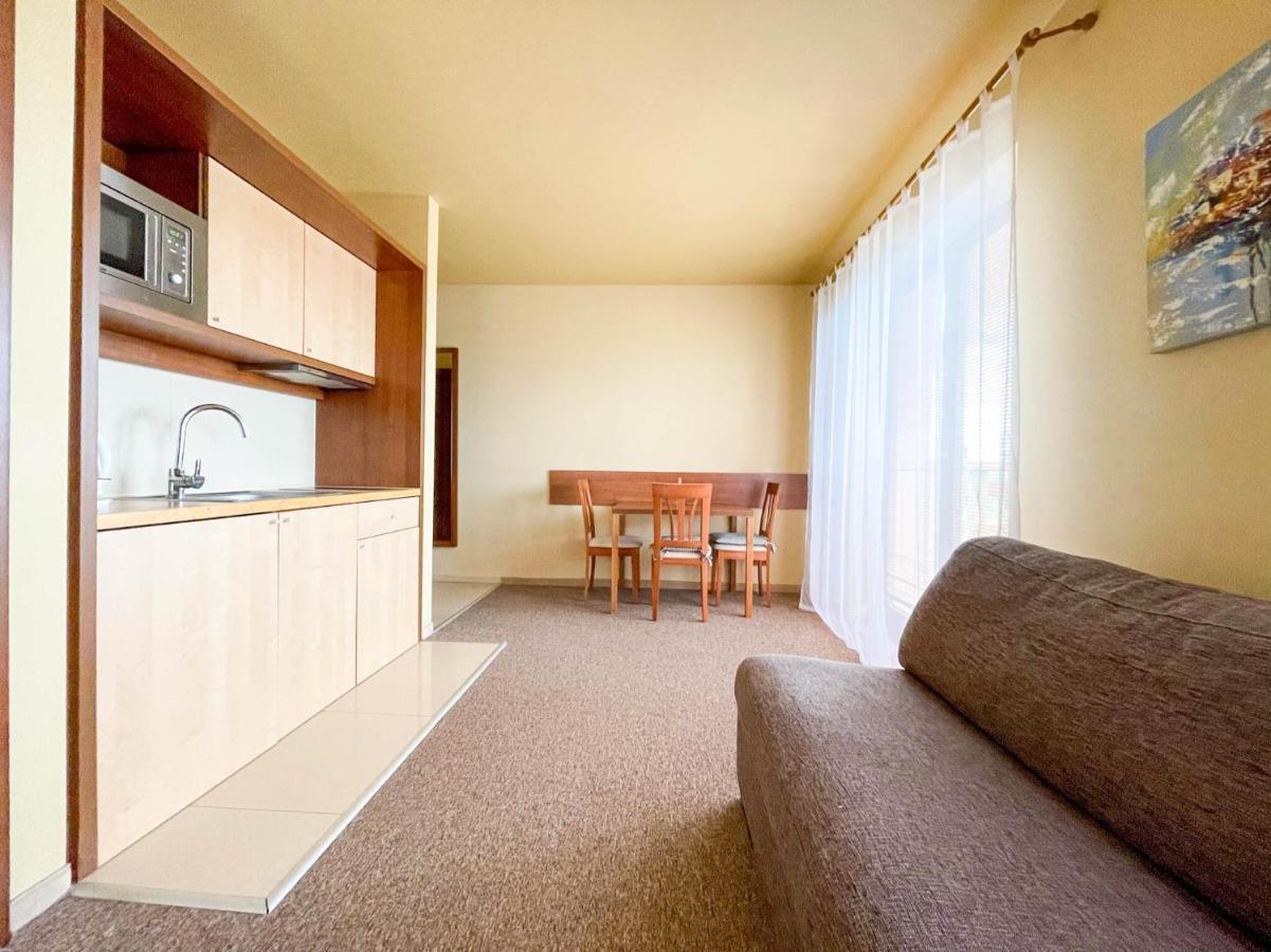Apartment With Terrace & Amazing View Велька-Ломница Экстерьер фото