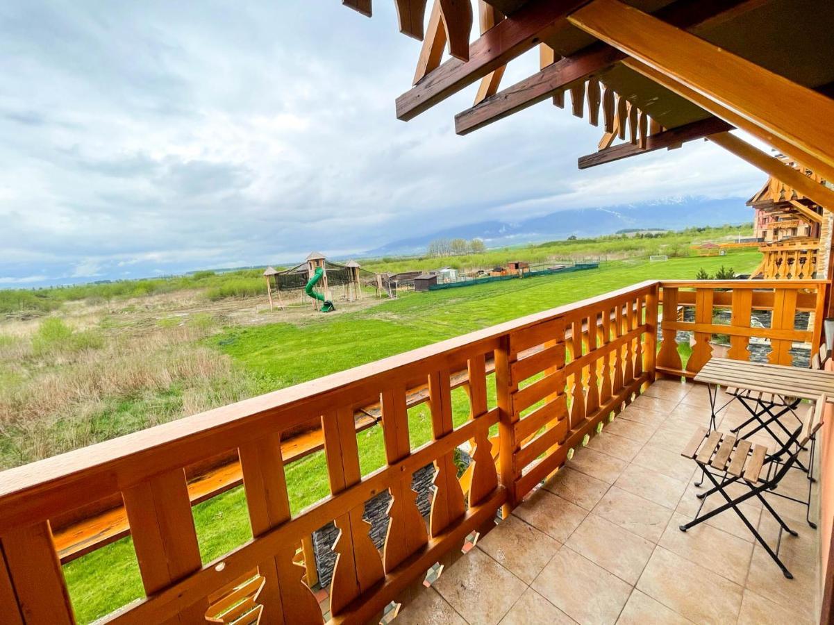 Apartment With Terrace & Amazing View Велька-Ломница Экстерьер фото